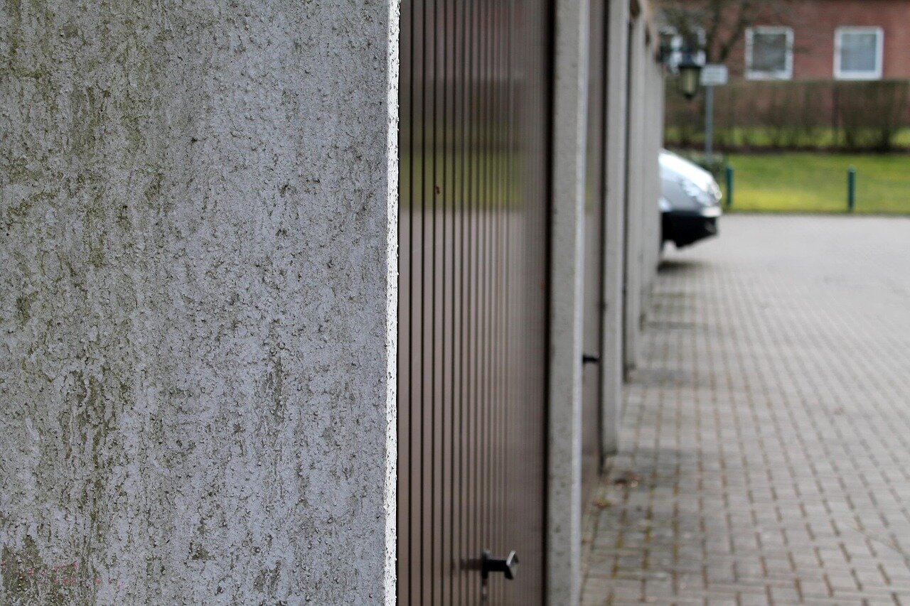 Garage Door Won’t Open? 9 Causes (And What You Can Do Right Now)
